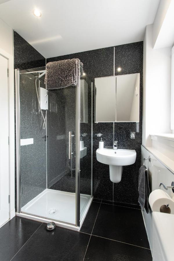 4 Private Bedroom House With 3 Parking Spaces Free Perth Eksteriør bilde